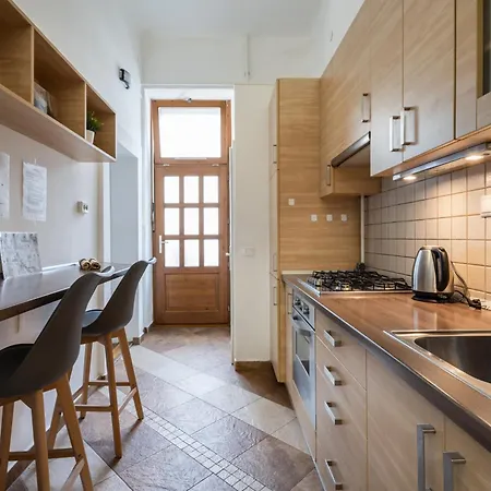 Apartment Lovely And Relaxing With Amazing Sauna & Free Garage *