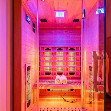 Lovely And Relaxing With Amazing Sauna & Free Garage Budapest