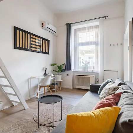 Lovely And Relaxing With Amazing Sauna & Free Garage Apartment *