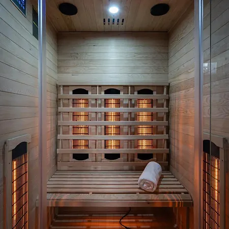 Lovely And Relaxing With Amazing Sauna & Free Garage *